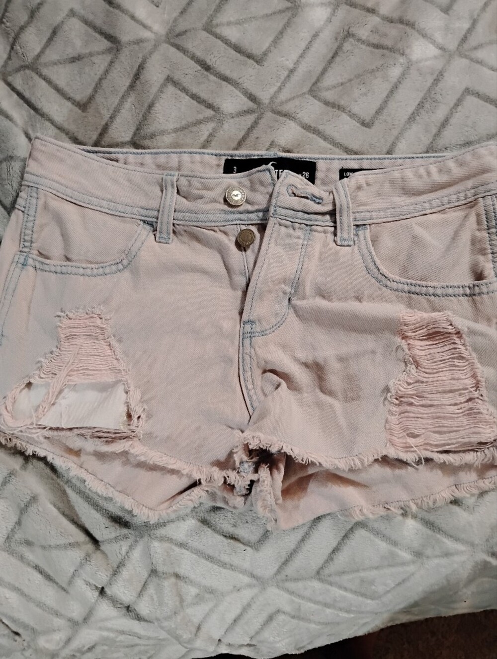 Hollister Edgy light pink distressed Low rise Boyfriend jean shorts 3/26